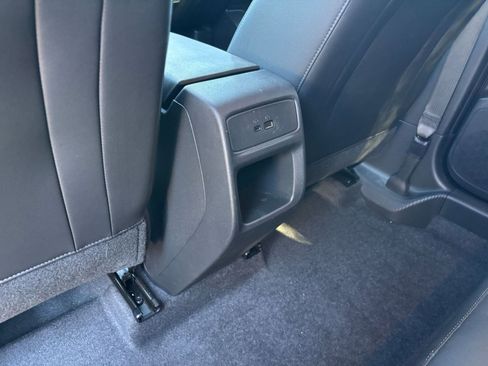 Used 2025 Chevrolet Trax LT w/ LT Convenience Package image 25