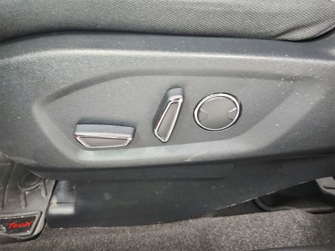 Used 2018 Ford Explorer XLT image 20