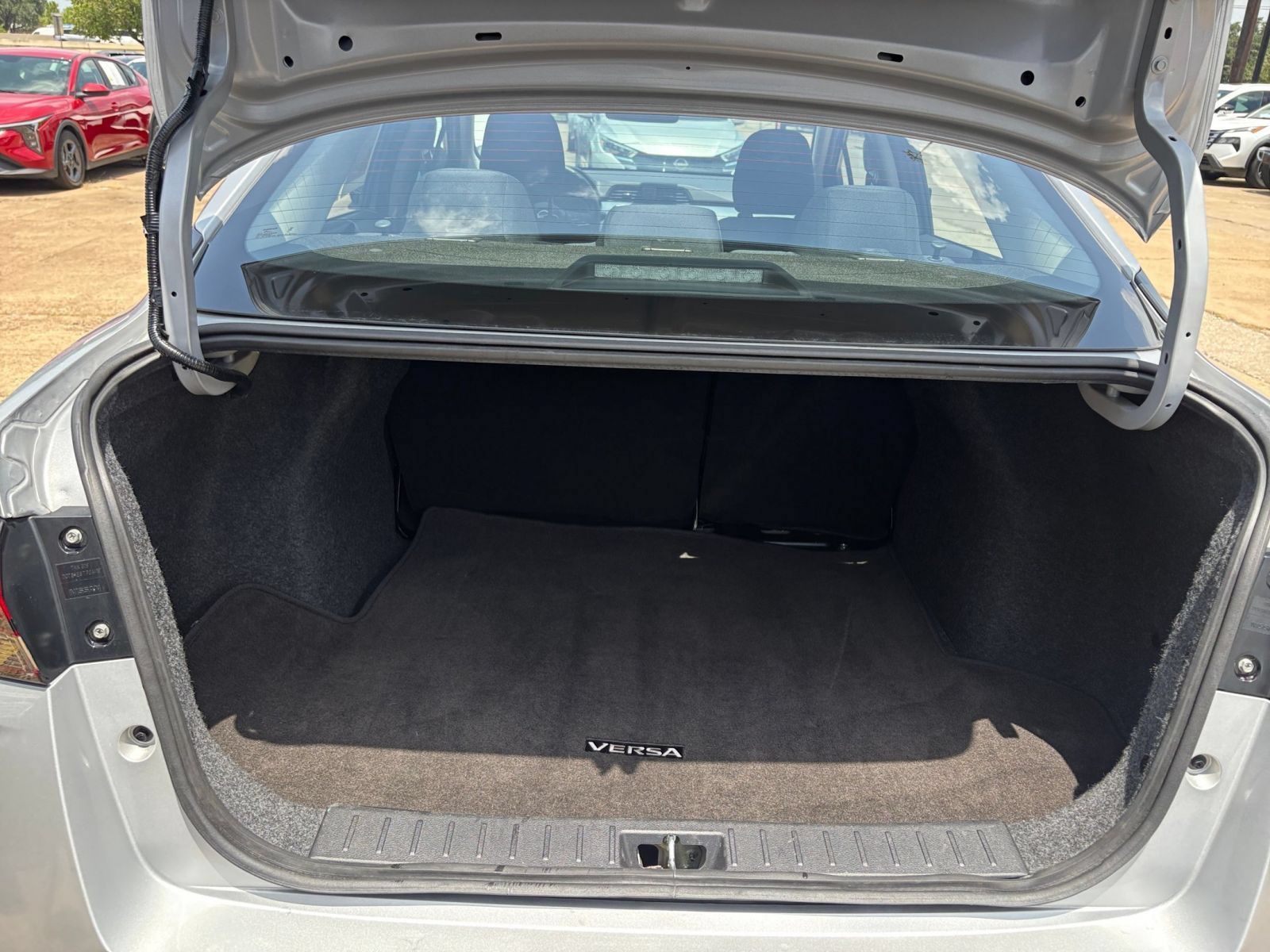 Used 2025 Nissan Versa SV FWD image 28