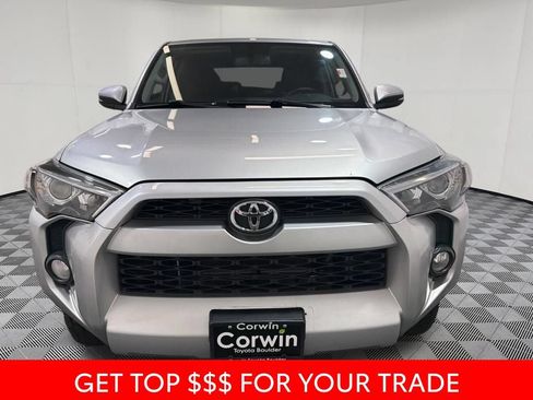 Used 2018 Toyota 4Runner SR5 Premium AWD/4WD image 2