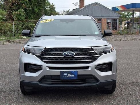 Certified 2022 Ford Explorer XLT image 2