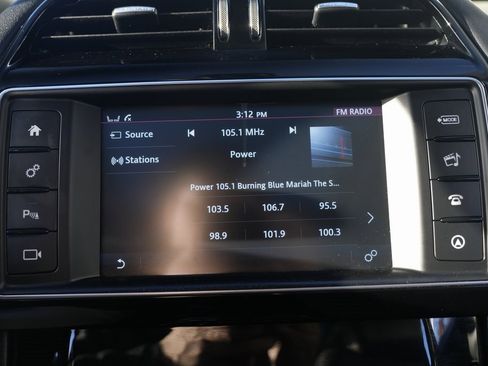 Used 2017 Jaguar F-PACE R-Sport image 61