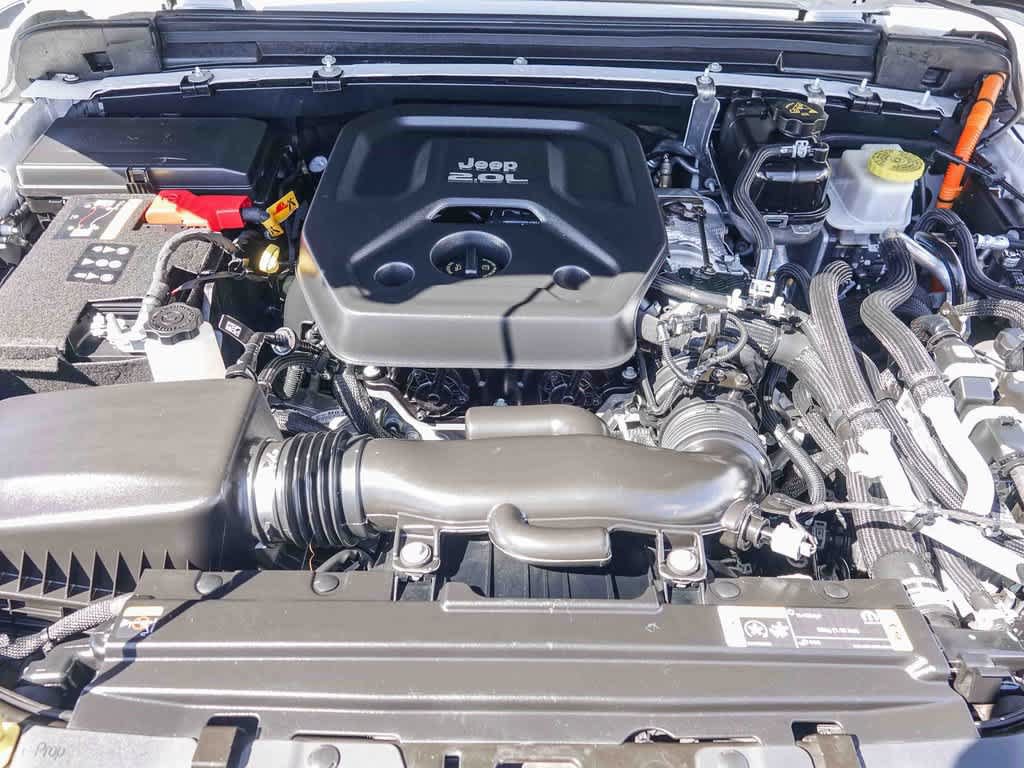 Used 2022 Jeep Wrangler Unlimited Sahara AWD/4WD image 26
