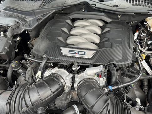 Used 2025 Ford Mustang GT Premium RWD image 31