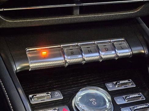 Used 2024 Lincoln Nautilus Reserve w/ Equipment Group 202A image 12