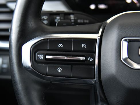 Used 2024 GMC Acadia Elevation image 40