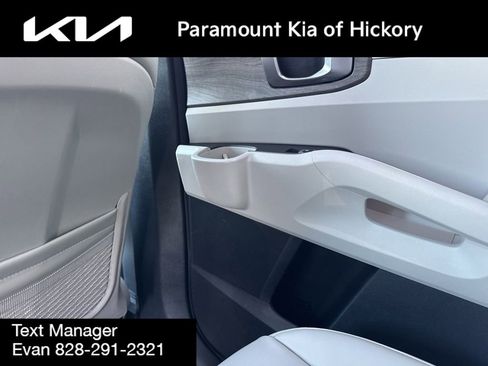 Used 2023 Kia Sorento S w/ Panoramic Sunroof Package image 18