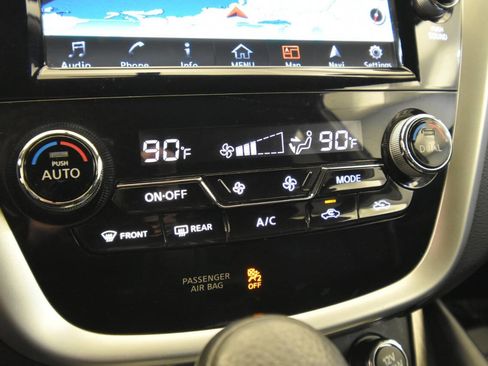 Used 2018 Nissan Murano S image 18