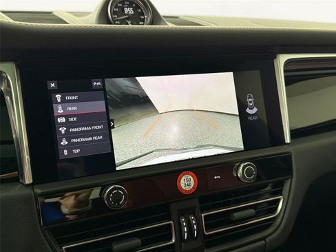 Certified 2026 Porsche Macan AWD/4WD image 23