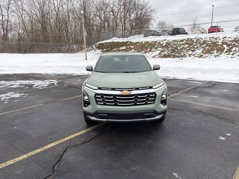 New 2026 Chevrolet Equinox LT w/ Convenience Package II FWD image 3