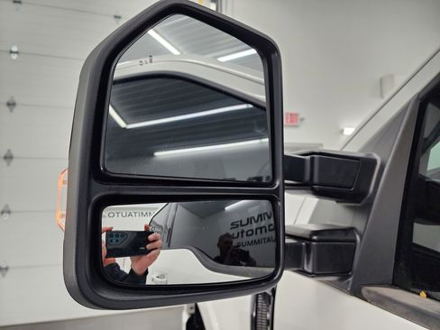 Used 2021 Ford F350 Lariat image 34