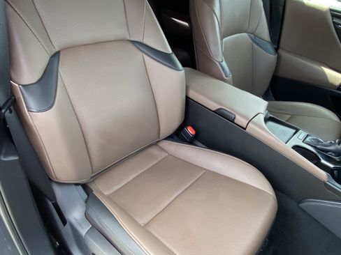 Used 2025 Lexus ES 350 w/ Accessory Package (Z2) FWD image 11
