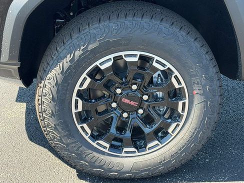 New 2026 GMC Canyon AT4 w/ Technology Plus Package AWD/4WD image 6