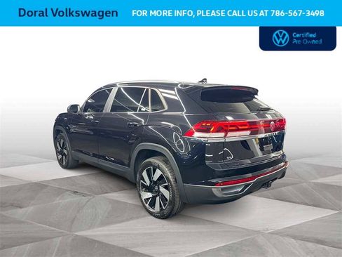 Certified 2024 Volkswagen Atlas Cross Sport SE w/ Panoramic Sunroof Package image 6