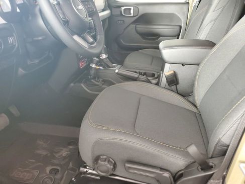 New 2025 Jeep Gladiator Sport AWD/4WD image 11