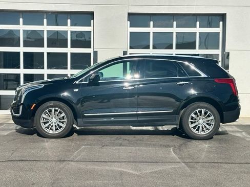 Used 2017 Cadillac XT5 Luxury w/ LPO, Wheel Lock Package AWD/4WD image 3
