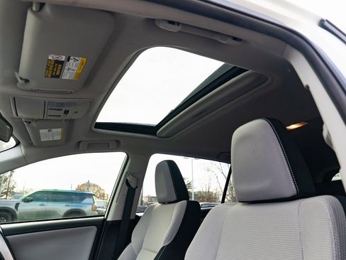 Used 2018 Toyota RAV4 XLE image 16