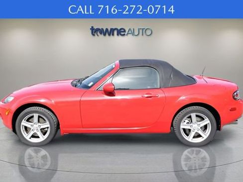 Used 2008 MAZDA MX-5 Miata Sport w/ Convenience Pkg image 2