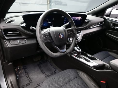 Used 2025 Buick Envista Preferred w/ Convenience II Package FWD image 12