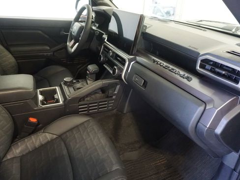 Used 2025 Toyota Tacoma TRD Sport w/ TRD Sport Premium Package AWD/4WD image 24