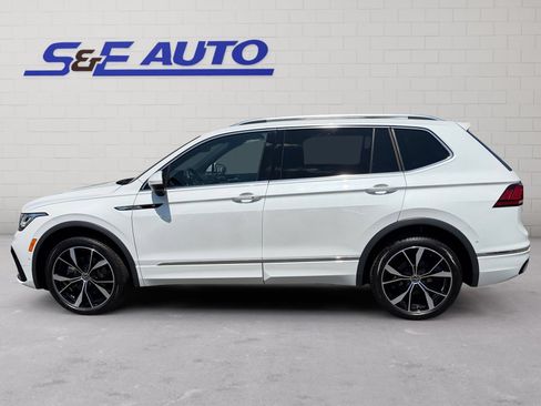 Used 2023 Volkswagen Tiguan SEL R-Line AWD/4WD image 2