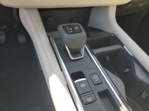 New 2026 Nissan Pathfinder SL image 16