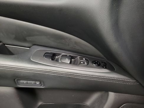 Used 2016 Nissan Pathfinder Platinum AWD/4WD image 31