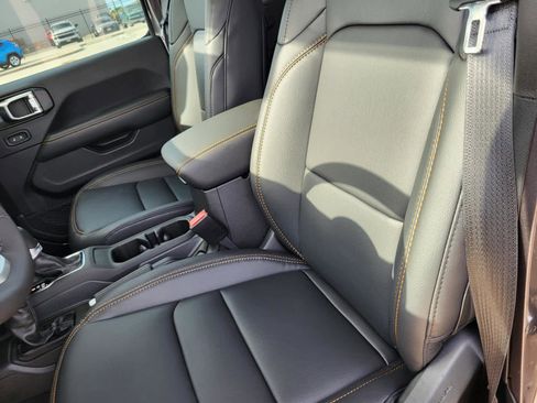 New 2025 Jeep Wrangler Sahara w/ Technology Group image 15