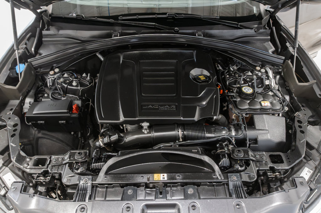 Used 2023 Jaguar F-PACE S AWD/4WD image 3