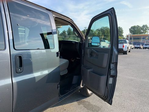 Used 2017 Chevrolet Express 3500 LT w/ LT Preferred Equipment Group RWD image 21