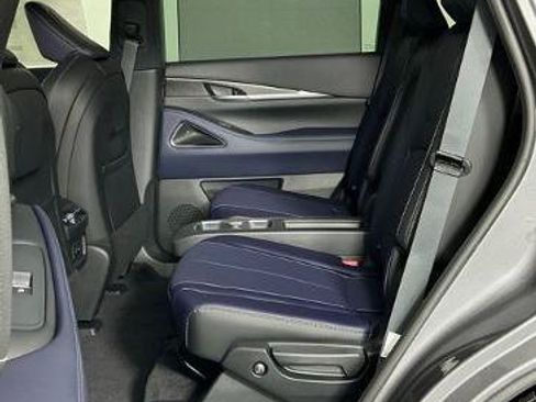 Certified 2026 INFINITI QX60 Sport w/ Dark Cargo Package AWD/4WD image 18