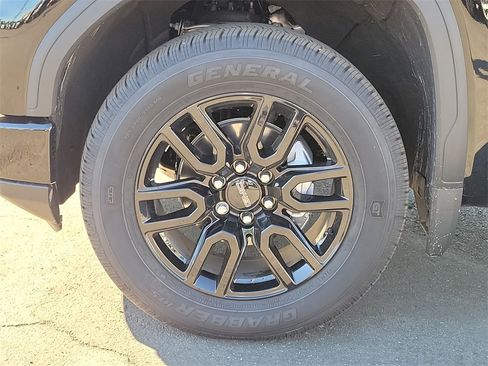 Used 2026 GMC Sierra 1500 Elevation image 32
