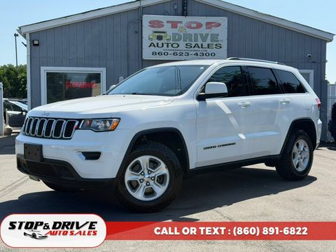 Used 2017 Jeep Grand Cherokee Laredo w/ Quick Order Package 23E AWD/4WD image 1