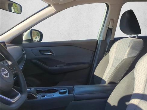 Used 2023 Nissan Rogue SV image 9