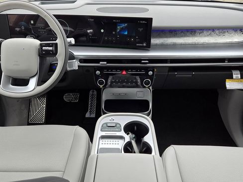 New 2026 Hyundai Ioniq 9 Calligraphy image 11