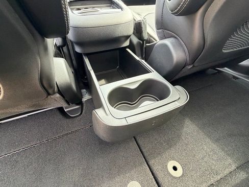 New 2026 Chrysler Pacifica Limited image 28