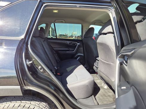Used 2022 Toyota RAV4 LE FWD image 15