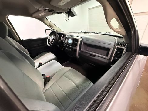 Used 2017 RAM 1500 Express RWD image 62
