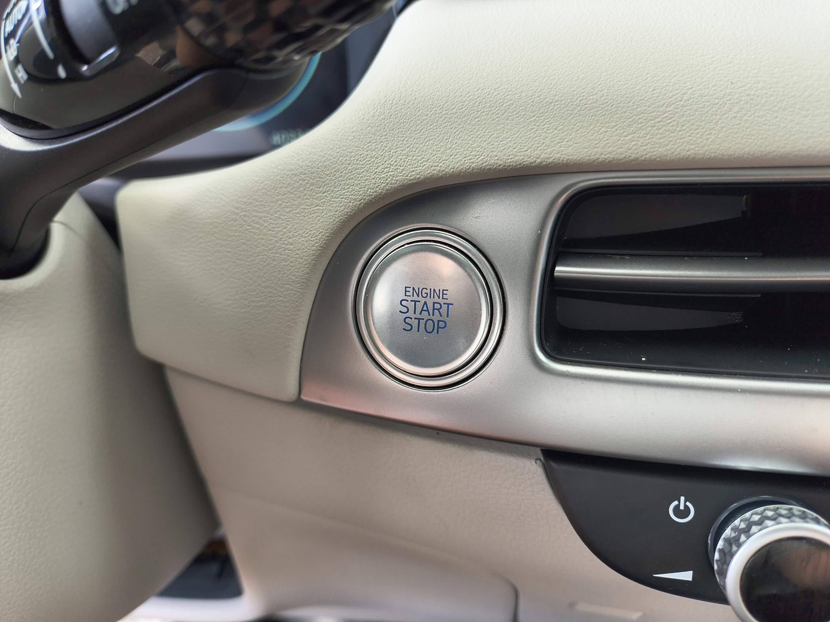 Certified 2023 Hyundai Palisade Limited FWD image 31