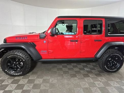 Used 2023 Jeep Wrangler Unlimited w/ Cold Weather Group AWD/4WD image 5