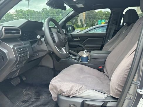 Used 2025 Toyota Tacoma SR5 AWD/4WD image 20