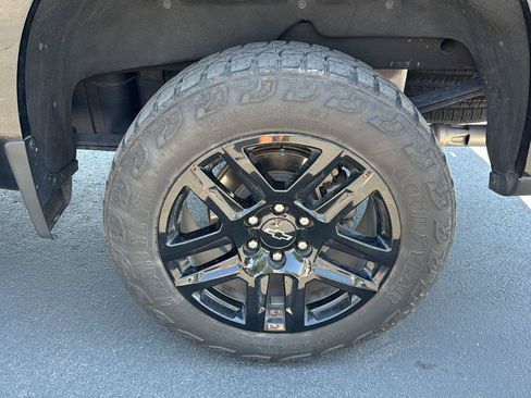 Used 2023 Chevrolet Silverado 1500 LT Trail Boss w/ LT Trail Boss Premium Package AWD/4WD image 12
