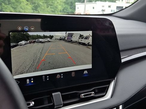 Used 2026 Chevrolet Equinox LT w/ Convenience Package II FWD image 24