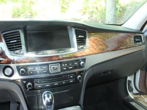 Used 2014 Hyundai Equus Signature image 19