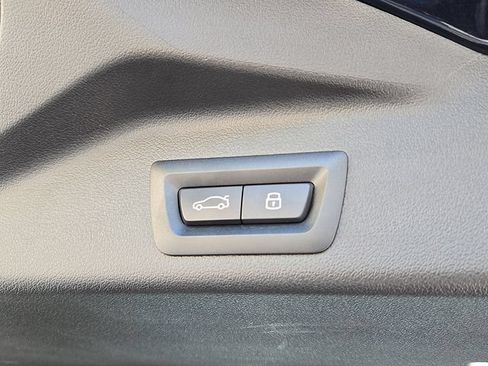 Used 2025 BMW X5 M60i AWD/4WD image 30