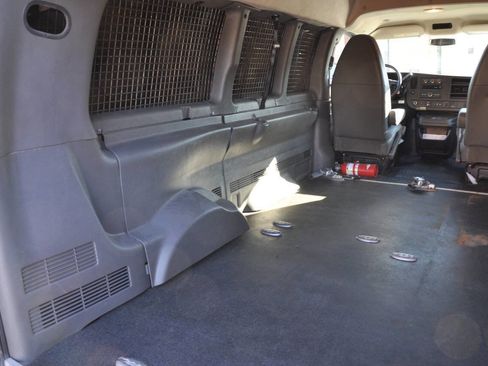 Used 2015 GMC Savana 2500 LS w/ Cold Climate Package RWD image 28