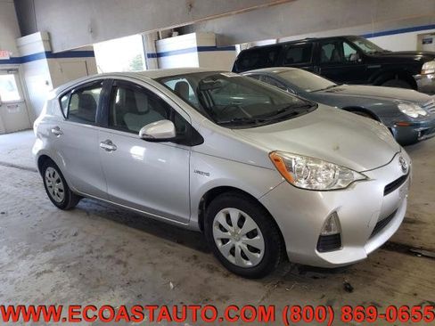 Used 2014 Toyota Prius C Three image 1