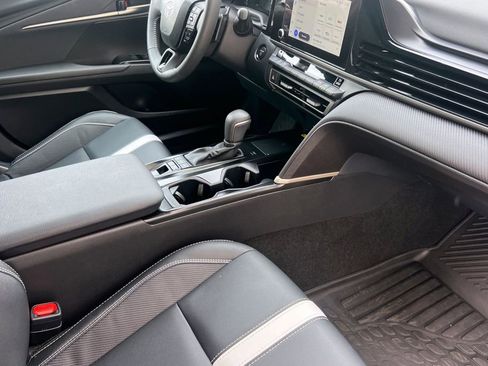 Certified 2025 Toyota Camry SE w/ Convenience Package image 17