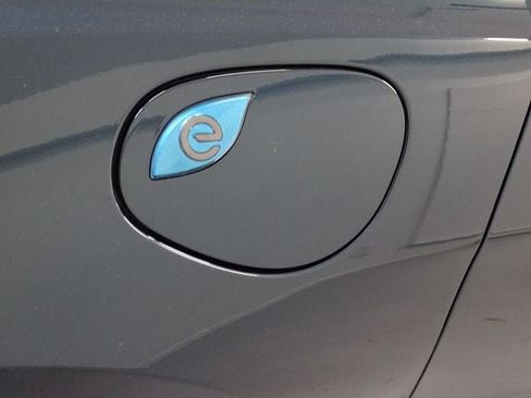 Certified 2023 Chrysler Pacifica Pinnacle FWD image 26
