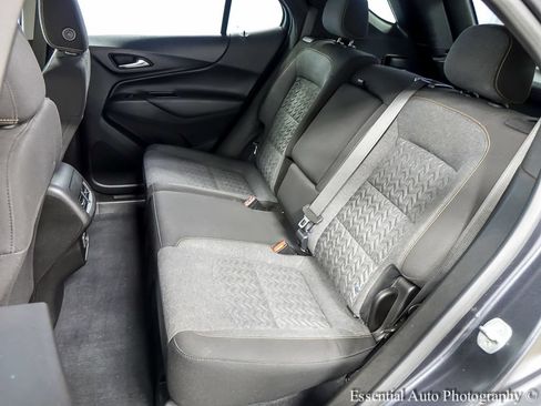 Used 2022 Chevrolet Equinox LT FWD image 11